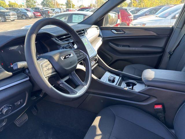 new 2025 Jeep Grand Cherokee car, priced at $35,754