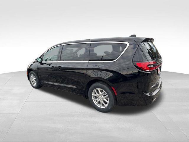 new 2026 Chrysler Pacifica car, priced at $36,865