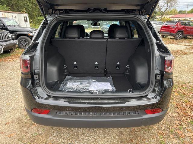 new 2025 Jeep Compass car, priced at $28,250