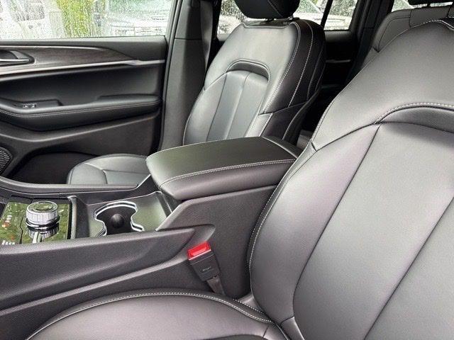 new 2025 Jeep Grand Cherokee car, priced at $41,495