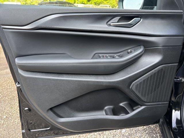 new 2025 Jeep Grand Cherokee L car, priced at $41,134