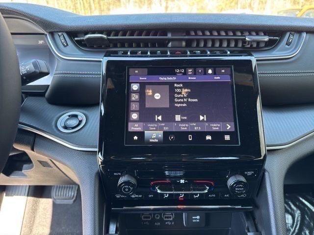 new 2025 Jeep Grand Cherokee L car, priced at $39,644