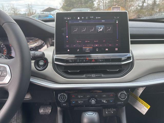new 2025 Jeep Compass car, priced at $29,125