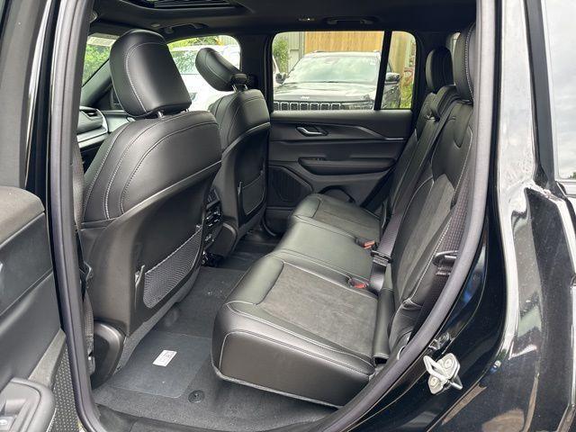 new 2025 Jeep Grand Cherokee car, priced at $42,210