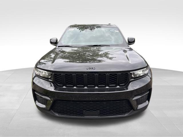 new 2025 Jeep Grand Cherokee car, priced at $42,210