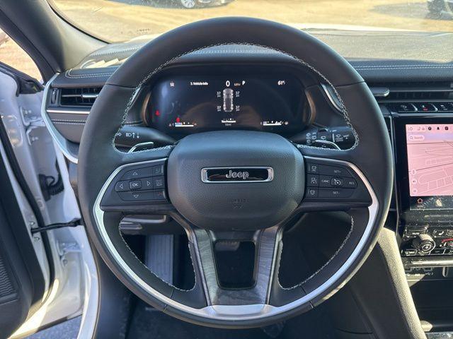 new 2025 Jeep Grand Cherokee car, priced at $40,160