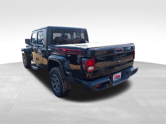 new 2024 Jeep Gladiator car, priced at $40,401