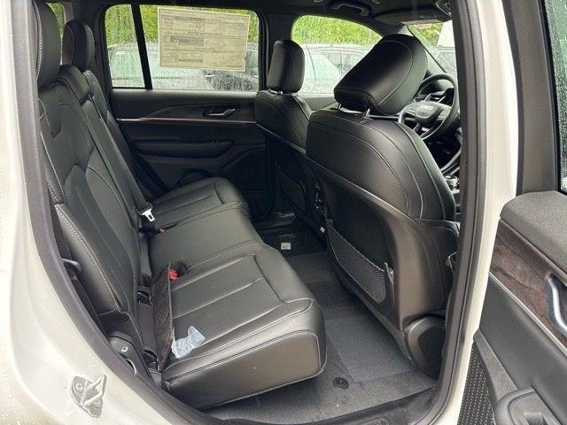 new 2025 Jeep Grand Cherokee car, priced at $41,495