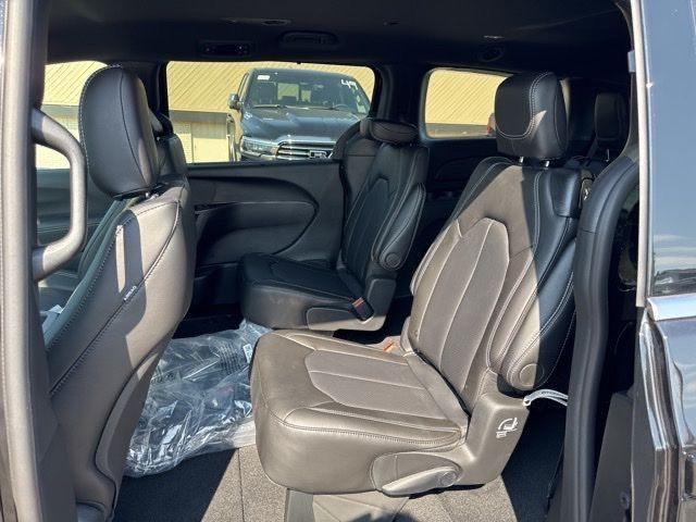 new 2026 Chrysler Pacifica car, priced at $35,762