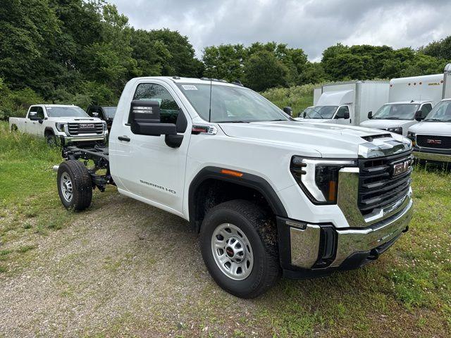 new 2025 GMC Sierra 3500 car, priced at $55,254