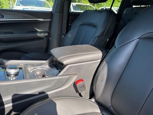 new 2025 Jeep Grand Cherokee L car, priced at $42,648