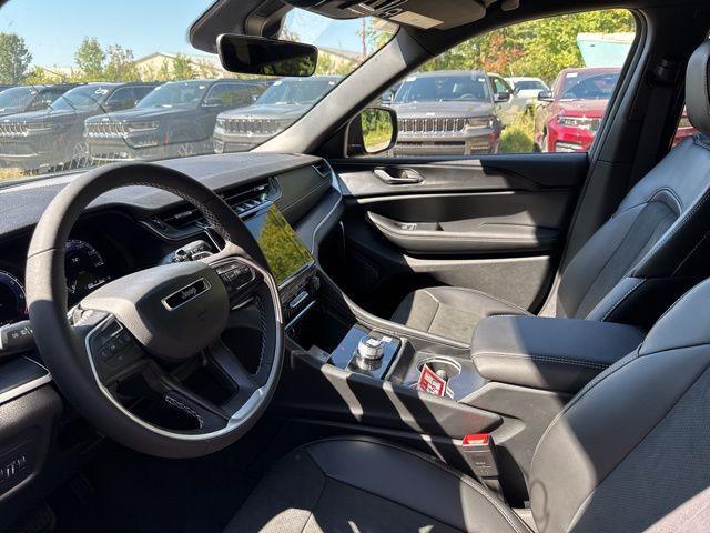 new 2025 Jeep Grand Cherokee L car, priced at $44,197