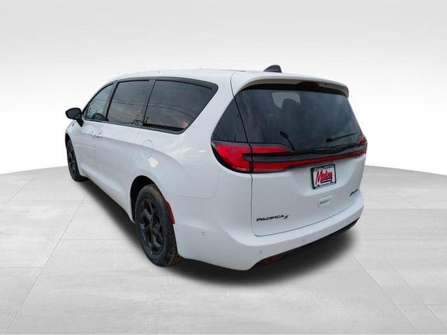 new 2024 Chrysler Pacifica Hybrid car, priced at $50,413