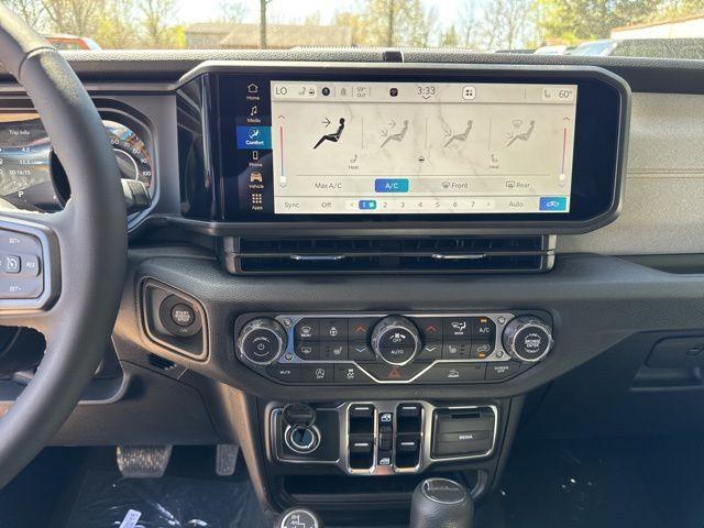 new 2025 Jeep Gladiator car, priced at $44,878