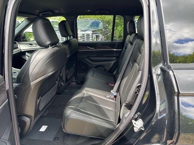 new 2025 Jeep Grand Cherokee car, priced at $42,013