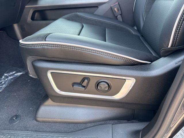 new 2025 Ram 1500 car, priced at $59,181