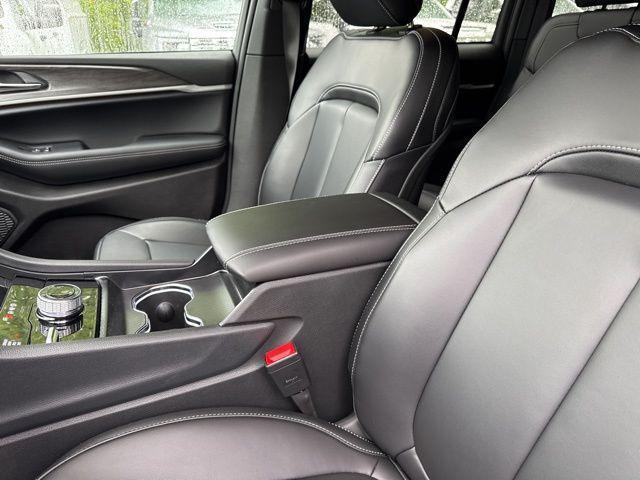 new 2025 Jeep Grand Cherokee car, priced at $41,495