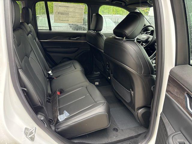 new 2025 Jeep Grand Cherokee car, priced at $41,495