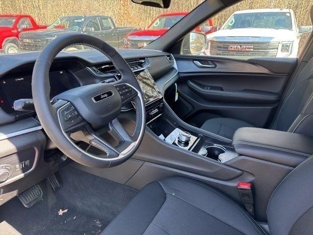 new 2025 Jeep Grand Cherokee L car, priced at $41,134