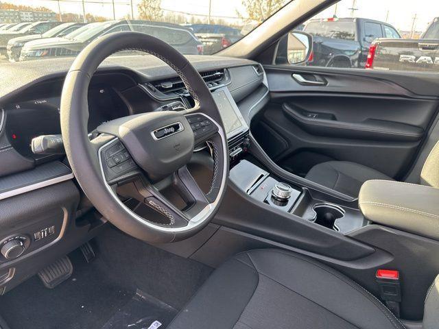 new 2025 Jeep Grand Cherokee car, priced at $35,754