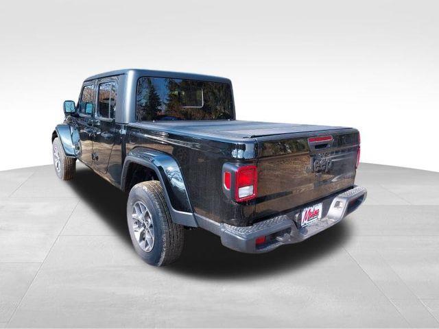 new 2024 Jeep Gladiator car, priced at $39,576