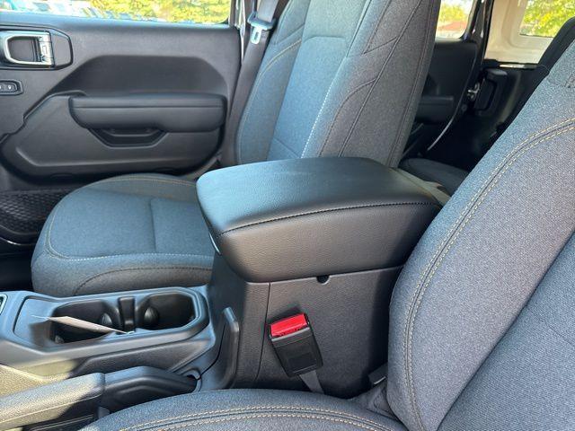 new 2025 Jeep Wrangler car, priced at $51,275