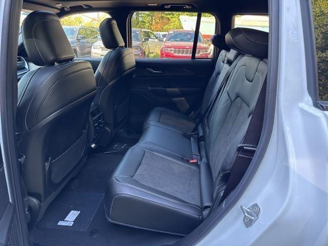 new 2025 Jeep Grand Cherokee car, priced at $38,529