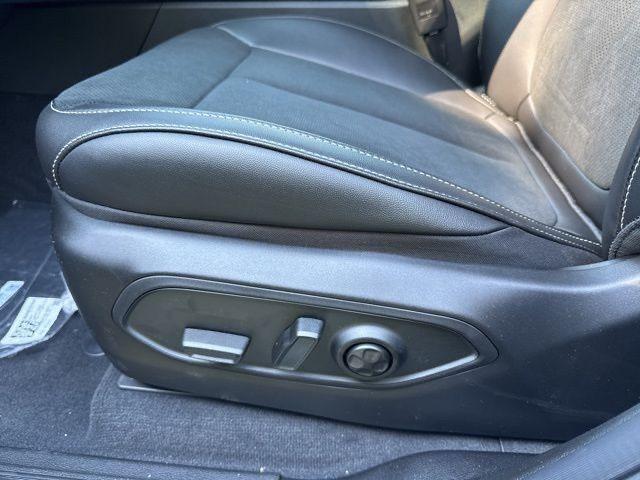 new 2025 Jeep Grand Cherokee car, priced at $38,529