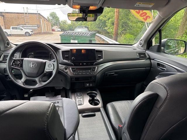 used 2022 Honda Pilot car, priced at $36,995