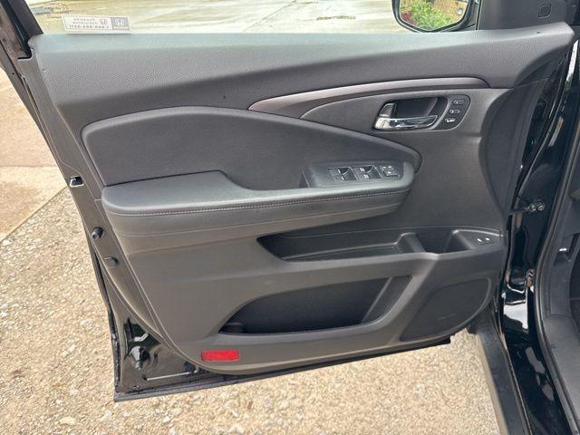 used 2022 Honda Pilot car, priced at $36,995