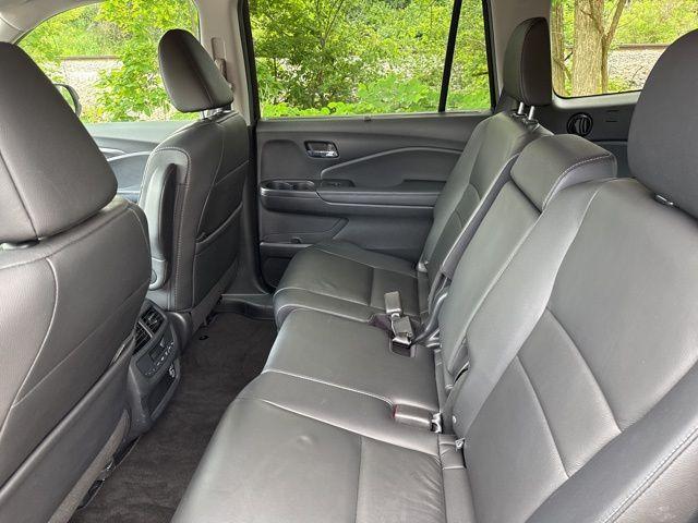 used 2022 Honda Pilot car, priced at $36,995