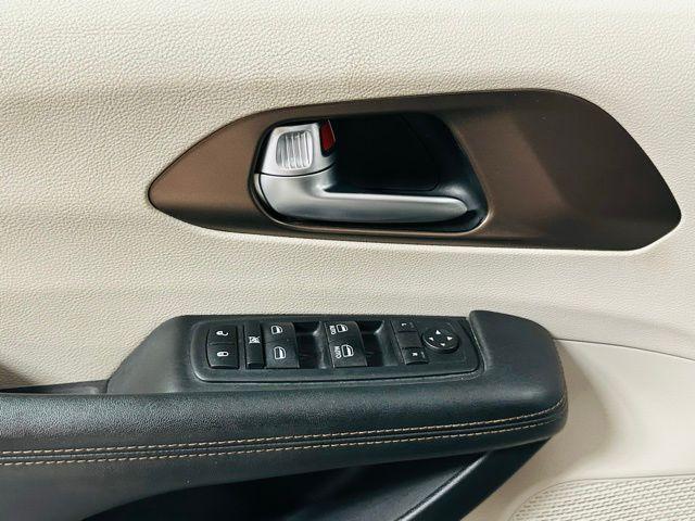 used 2018 Chrysler Pacifica car, priced at $9,815