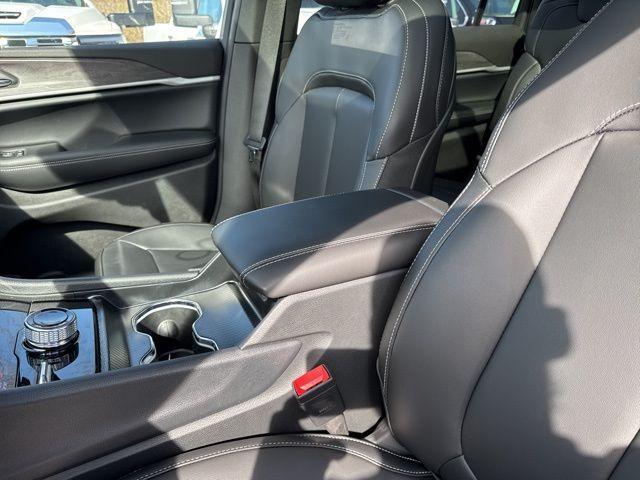 new 2025 Jeep Grand Cherokee L car, priced at $45,534