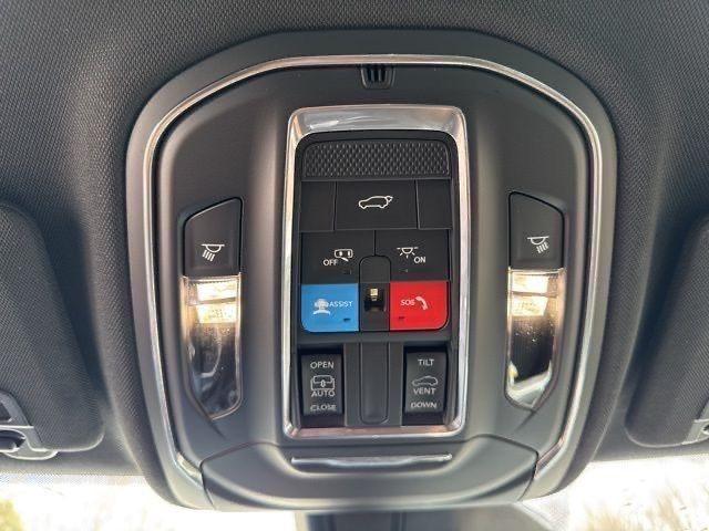new 2025 Jeep Grand Cherokee car, priced at $46,780