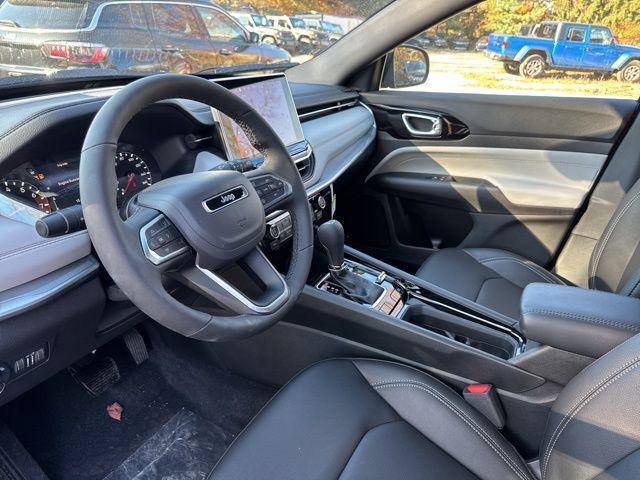 new 2025 Jeep Compass car, priced at $30,125