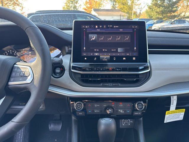 new 2025 Jeep Compass car, priced at $30,125