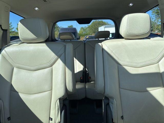 used 2022 Cadillac XT6 car, priced at $35,995