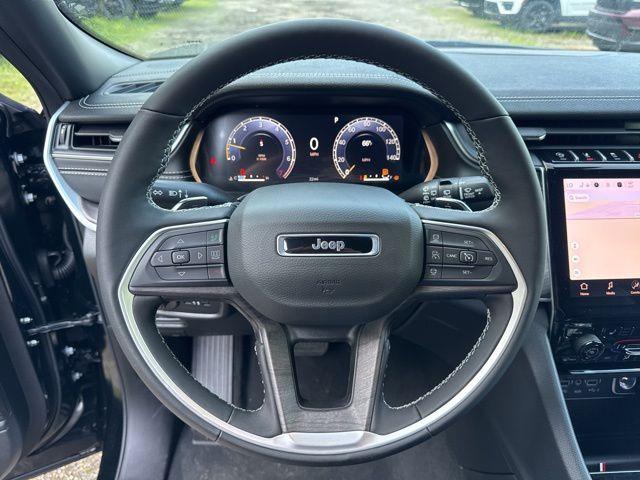 new 2025 Jeep Grand Cherokee car, priced at $42,013