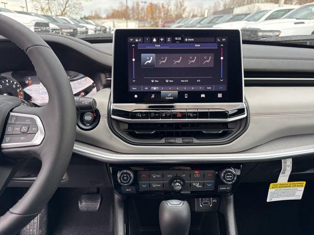 new 2025 Jeep Compass car, priced at $30,125