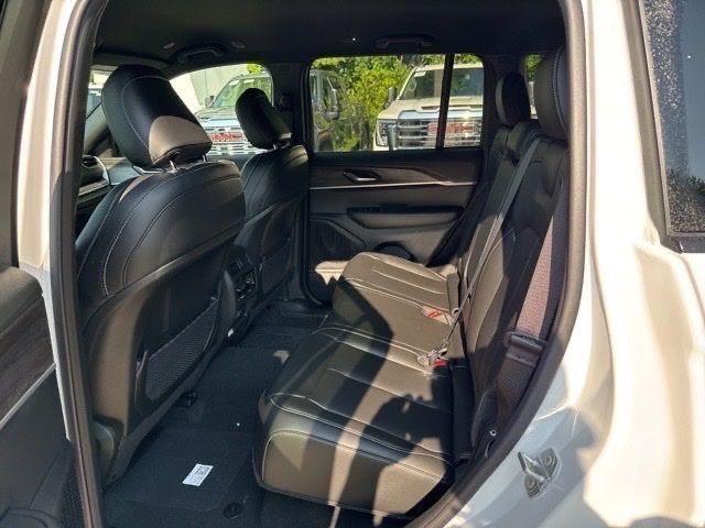 new 2025 Jeep Grand Cherokee car, priced at $42,734