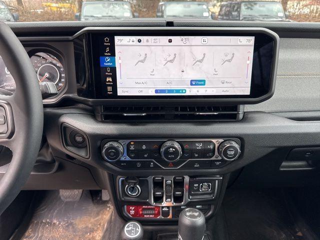 new 2025 Jeep Wrangler car, priced at $47,845