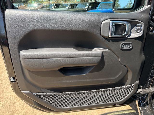 new 2025 Jeep Gladiator car, priced at $45,100