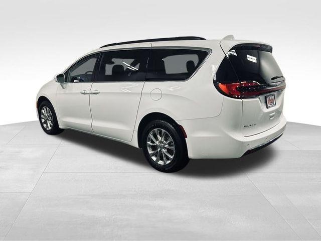 used 2022 Chrysler Pacifica car, priced at $31,395