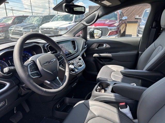 new 2025 Chrysler Pacifica car, priced at $38,608