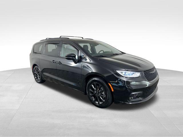 used 2022 Chrysler Pacifica car, priced at $28,995