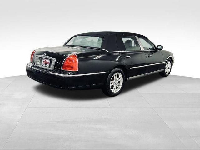used 2007 Lincoln Town Car car, priced at $7,775