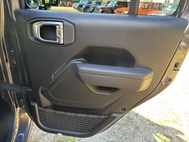 new 2025 Jeep Wrangler car, priced at $44,654