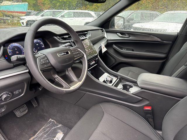 new 2024 Jeep Grand Cherokee L car, priced at $33,868