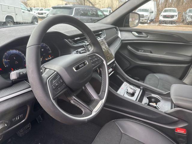 new 2025 Jeep Grand Cherokee car, priced at $41,021