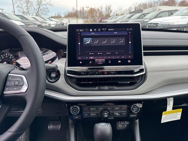 new 2025 Jeep Compass car, priced at $30,125